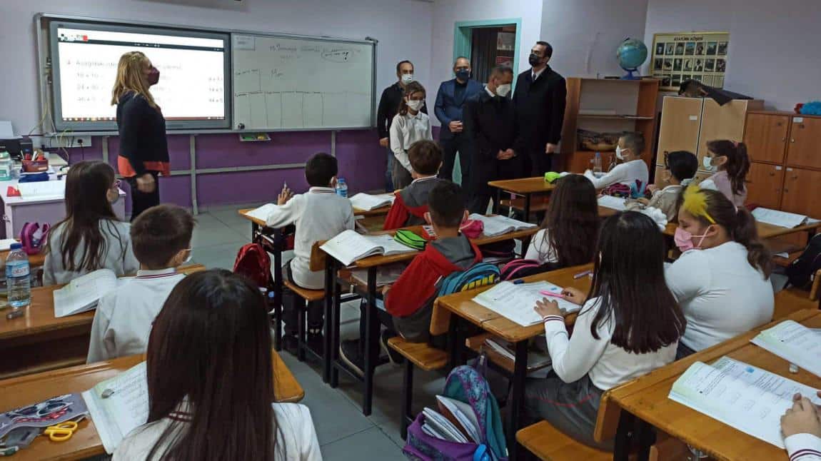 İlimiz Valisi İlhami AKTAŞ ve Milli Eğitim Müdürü Ferhat YILMAZ Okulumuzu Ziyaret Ettiler